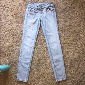 american eagle light wash jeans
